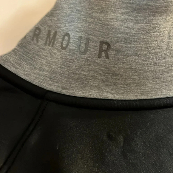 Like New Women’s Under Armour pull over - Picture 5 of 7